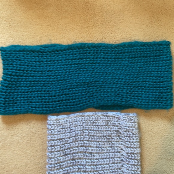 Two NWOT Infinity Scarfs in green and gray - Picture 3 of 10